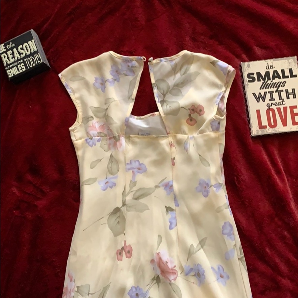 Dress - Picture 4 of 7